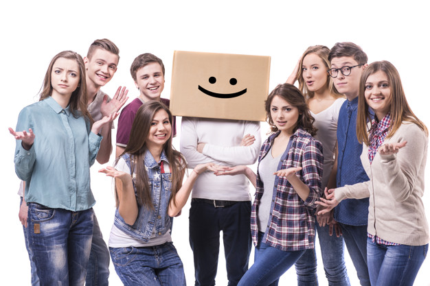 Emozio desberdinak irudikatzen dituzten ikono koloretsuak